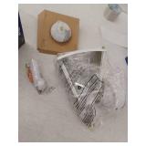 Heath Zenith SL-4150-WH White Motion-Sensing Wall Light 100W Incandescent Outdoor