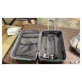 GigabitBest Mint colored Hard Luggage (some misc scuffs on top) - Retail: $0