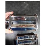 ISILER Pasta Maker, 9 Adjustable Thickness Settings 2 in 1 Pasta Machine with Rollers and Cutter, Noodle Maker for Dumpling Skin, Spaghetti, Fettuccini, Lasagna