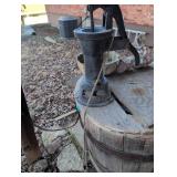 Cast Iron Hand Water Pump with Wooden Barrel Base