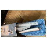 Dreamon Kids Spray Mop - Real Working Toddler Cleaning Set with Water Sprayer & 3 Washable Mop Pads & Scraper, Pretend Play Montessori Housekeeping Toys Gifts for Toddlers Kids Girls Boys(Blue)