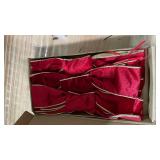 Utehilly 3pcs Large Christmas Bows Velvet Red Bows Holiday Red Christmas Bows Decorations for Wreath Velvet Bows Decor for Christmas Tree Topper, Front Door, Outdoor(14 * 12 inch)