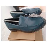 Amazon Essentials Womens Penny Loafer Size 5.5