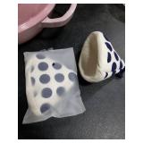 Cast Iron Dutch Oven Pot with Lid, Round Bread Oven for Sourdough Bread Baking, Umite Chef Enameled Cast Iron Bread Oven with Dome Lid & Cotton Potholders for Sourdough, Pink, 6 Quarts