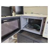 Farberware 1000W Countertop Microwave Oven