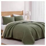 Queen Quilt-3 Pieces Lightweight Bedspreads Olive Green Queen Size Quilt Bedding Set for All Seasons, Soft Summer Coverlet with 2 Pillow Shams Suitable for Bed & Couch - Retail: $50