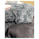 Washable Dog Bed Mat Reversible Dog Crate Pad Soft Fluffy Pet Kennel Beds Dog Sleeping Mattress for Large Jumbo Medium Small Dogs, 47 x 29 Inch, Grey