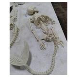 Pipilily 38 Inches Halloween Mermaid Skeleton, 2 Pcs Halloween Skeleton Mermaid with Posable Movable Jonints and SoftTail for Halloween Decoration Decor Spooky Scene Party Favors, White 4 BROKEN FINGE