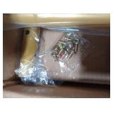 YATINEY L Shaped Glod Coat Rack, Metal Coat Tree, Modern Clothes Rack with 3 Hooks and Thickened Base, Floor Standing Coat Hanger Stand, for Entryway, Living Room, Cloakroom, Gold and White YM01DWY1