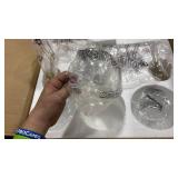 3-Light Vanity Light, Brushed Brass Bathroom Light Fixtures, Farmhouse Wall Sconces with Globe Clear Glass Shade, Porch Wall Mount Lamp for Mirror, Kitchen, Porch, Living Room, Workshop (E26 Base) - R