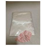 ALASKA BEAR Silk Pillowcase for Hair and Skin, Grade 6A 100% Mulberry Silk Pillow Cases Standard Size for Bliss Sleep with Random Color Scrunchy Gift Set Better Than Poly Satin, 1pc, Ivory White