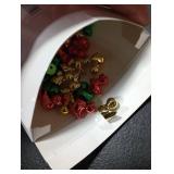 Blueweenly 100 Pcs Shiny Christmas Mini Duck Figures Colorful Christmas Duck Decor Micro Landscape Aquarium Garden Hide and Seek Decoration Charm for Party Gift(Gold, Red and Green)