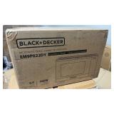 BLACK+DECKER Countertop Microwave Oven 0.9 Cu Ft, 6 Auto Menus, Child Lock, Memory Function, 10 Power Levels, Easy One-Touch Start, Digital Panel, 900W - Retail: $149