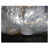 MGLIFEUL Candle Tins Jars Container Vessels for Making 4 Oz White Empty Candle Tins Can Gift Box Packaging Plate with Lids Wax Container Bulk Making DIY Candle Supplies Accessories(White,4oz, 16pcs)