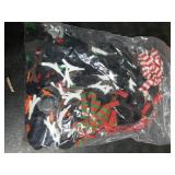 Liliful 30 Pack 1081 Pcs Christmas Snowman DIY Craft Kits Build a Snowman Crafts Accessories for Winter Parties Christmas Stuffers Xmas Gift(Foam)