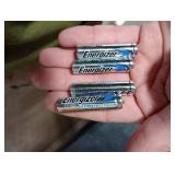 Energizer Ultimate Lithium AAA Batteries (4 Pack), Lithium Triple A Batteries