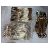 U-QE 120Pcs Gold Plastic Silverware, Luxury Plastic Cutlery, Heavy Weight Flatware, Gold Disposable Utensils Set Include 60 Forks, 30 Spoons,30 Knives for Party - Retail: $28