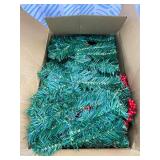 Nerosun 9FT Christmas Garland with 50LED Lights, Battery Operated Prelit Garland Christmas Decorations Timer 8 Mode, Artificial Outdoor Christmas Garland Greenery Pinecone for Indoor Door Decor