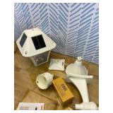 Gama Sonic Baytown II Bulb White Outdoor Solar Light, Single Post Light with 3 Mounting Options, 3in. Fitter for Lamp Posts, Flat Mount for Column and Wall Mount, Resin (105B233)