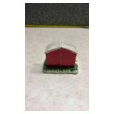 Red Barn Salt and Pepper Shaker Set(SS)
