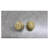 Ivory-Colored Ceramic Face Salt and Pepper Shakers(SS)