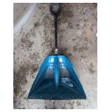Suncast 20-inch Snow Shovel with Steel Core Handle