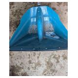 Suncast 20-inch Snow Shovel with Steel Core Handle