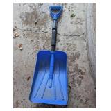 BigFoot Snow Shovels Set - Red and Blue