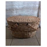 Handwoven Natural Seagrass Basket with Lid