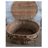 Handwoven Natural Seagrass Basket with Lid