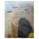 Belkin 2-Port KVM Switch PS/2 with Built-in Cables