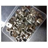 Shelf Support Pegs, 1/4 Inch (6.35mm) Metal Shelf Pins for Wood Shelves Adjustable Shelf Brackets L-Shaped Clips with Silicone Sleeve for Kitchen Bookcase Cabinet Furniture Support