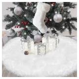 White Faux Fur tree ring