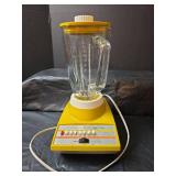 Vintage 1970s Kitchen Appliance Collection - Sears 14-Speed Blender, FryDaddy & Heat&Eat Pot