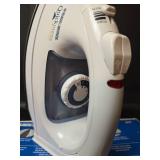 Black & Decker Quickpress Steam Iron AS75