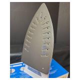 Black & Decker Quickpress Steam Iron AS75