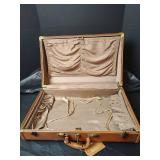 Vintage 1950s  Samsonite Shwayder Bros Train Case Set