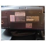 Sony Handycam Video 8 CCD-TR76 with Accessories
