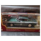NIB 1969 Plymouth Barracuda 1:18 Diecast Model Car
