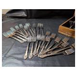 Oneida Stainless Steel Flatware Set with Storage Box