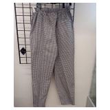 APPEARS NEW - Chef Designs: Professional Chef Pants Black and White Checkered (Size Large/4 Pack)