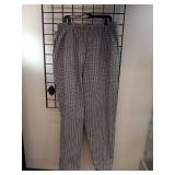 APPEARS NEW - Chef Designs Professional Chef Pants Black and White Houndstooth Pattern ( Size XXL/4 Pack)