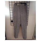 APPEARS NEW - Black and White Houndstooth Chef Pants (Size Large/3 Pack)