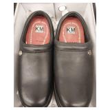 APPEARS NEW - Kingston McKnight Professional Clogs KM1700-3E Black Size 7.5