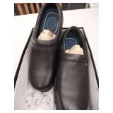APPEARS NEW - KM Professional Black Clogs Size 13