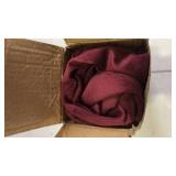 DEZENE Throw Pillow Covers 18x18 Burgundy: Pack of 2 Cozy Soft Velvet Square Modern Luxury Decorative Throw Pillow Cases for Christmas Sofa Couch Living Room Bed Home Decor