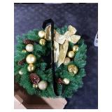 Hausse Lighted Christmas Wreath with Metal Hanger, Pre-lit Xmas Wreath with Large Golden Bow & Balls, Battery Operated with 40 LEDs Lights, for Front Door Gate Wall Christmas Party Decorations