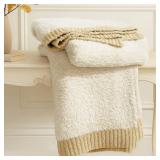 Amelie Home Knit Throw Blanket for Couch, Super Soft Fuzzy Blanket for Sofa, Luxury Cozy Fluffy Throw for Room Decor, 50 x 60, Heather Beige