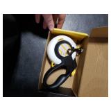 FIDA AutoBrake Retractable Dog Leash. Advanced Patented Design for Dog Pulling, 16 ft Heavy Duty No Pull Pet Walking Leash for Medium Breeds. Tangle Free, Soft Grip, Medium Size.