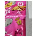 Purina Friskies Cat Treats, Party Mix California Crunch With Chicken - (Pack of 5) 2.1 oz. Pouches